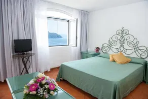 Holiday in Amalfi - Image 3