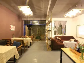 1975 Chongyu Hostel - Image 4