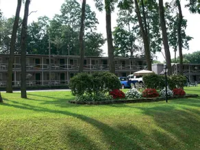 The Locust Grove Motel Efficiencies - Image 5
