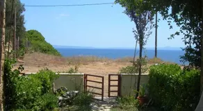 House in Front of the Sea - Image 4