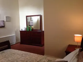Shines Guesthouse - Image 4