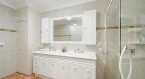 Burkeys, 5 Main Street - Image 2