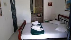 Olive House - Image 3