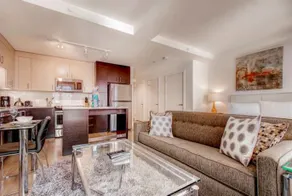 Global Luxury Suites at Pine Street - Image 4