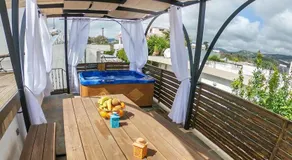 Moonstone Traditional House - Image 4
