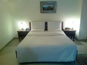 Mars Hotel - Image 4