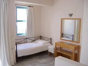 Hotel Plakures - Image 3
