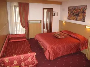 Hotel Pinzolo Corona - Image 4