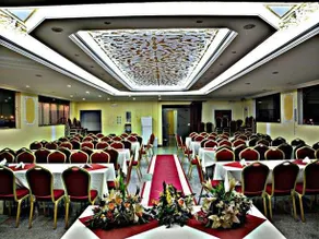 Genac Hotel - Image 4