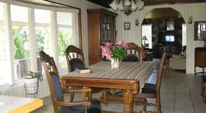 Dew Drop Inn - Image 2