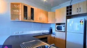 Marina View Apartment - Walk to the Strand - Image 5