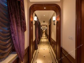 The Dreamland Hotel - Image 4