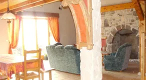Holiday home with barbeque, terrace & garden | Mountain view - Image 4