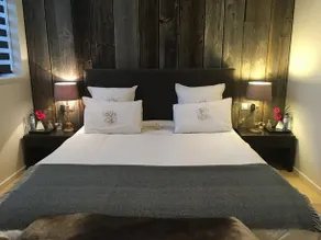 B&B Sixteen - Image 5