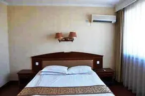 Yindu Business Hotel - Image 4