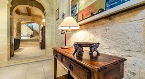 The Grand Authentic House with Private Pool - Image 2