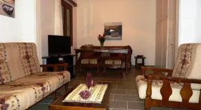 Seaside residence in Nafpaktos - Image 3