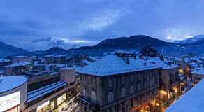 Panoramic penthouse in the historical center - Image 2