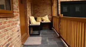 New Bury Cottage near Goodwood - Image 2