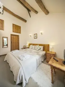 Uppergate Farmhouse - Image 4