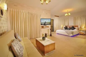 Paradise In The Heights - Image 5