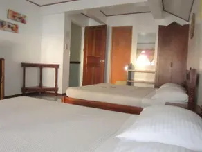 Casa Fiesta Hotel - Image 3
