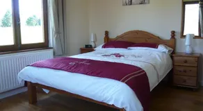 Lakeside Bed and Breakfast - Image 3