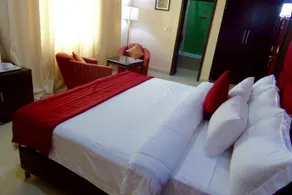 Fourways Hotel - Image 5