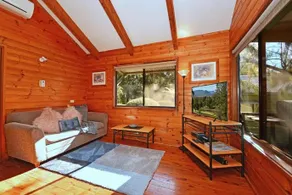 Caddyshack Cabin @ Kangaroo Valley Golf & Country Resort - Image 2