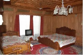 Hermes Group of Houseboats - Image 4