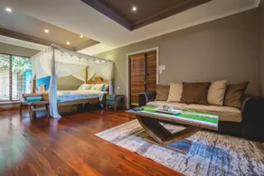 Albany Bali Style Accommodation - Image 2