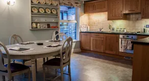 Franklins Apartments - Image 5