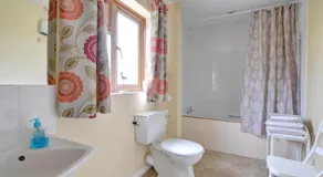 White House Cottage Whitton - Image 3