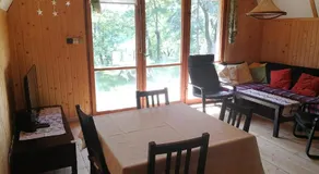 Cabin in the woods - Image 4