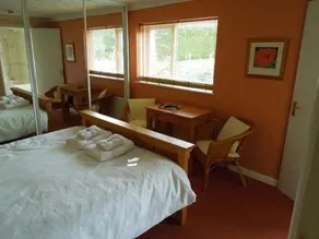Heron Lodge Guest House - Image 3