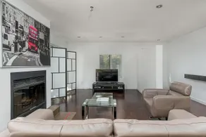 Luxury Montreal Home Quiet Area - Image 2