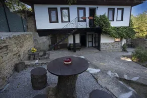 Guest House Stone Paths - Image 2