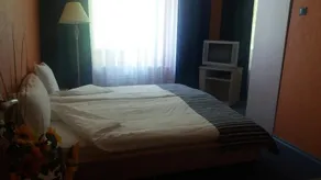 Hotel Perfect - Image 3