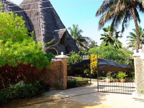 Villa SOLEIL Pool Resort, Galu Beach - Image 4
