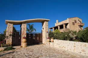 Giovanta Villa - Image 2