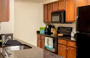 Capitol Hill Fully Furnished Apartments - Image 5