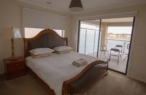 Melbourne Waterfront Resort - Image 3