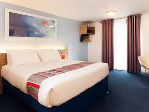 Travelodge Bolton Central River Street Hotel - Image 2