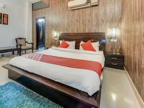 Hotel Deep by OYO Rooms - Image 1