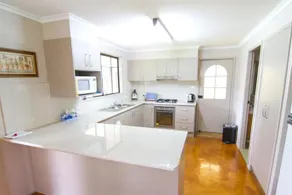 Cedar Creek Retreat Cottages - Image 3