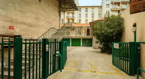 AMAZING 1 bedroom LOFT in NICE city centre seafront - Image 3
