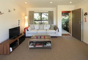 Cedar Cottage Auckland - Image 2