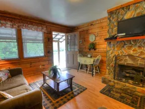 Bryson City-Cherokee River Cabin - Free Brewery Tour Passes - Serene Riverfront - Image 4