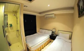 Golden Wave Hotel - Image 3