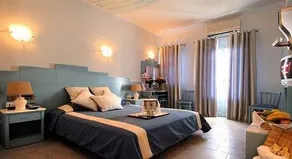 Petinos Htl & Aptns - Image 3